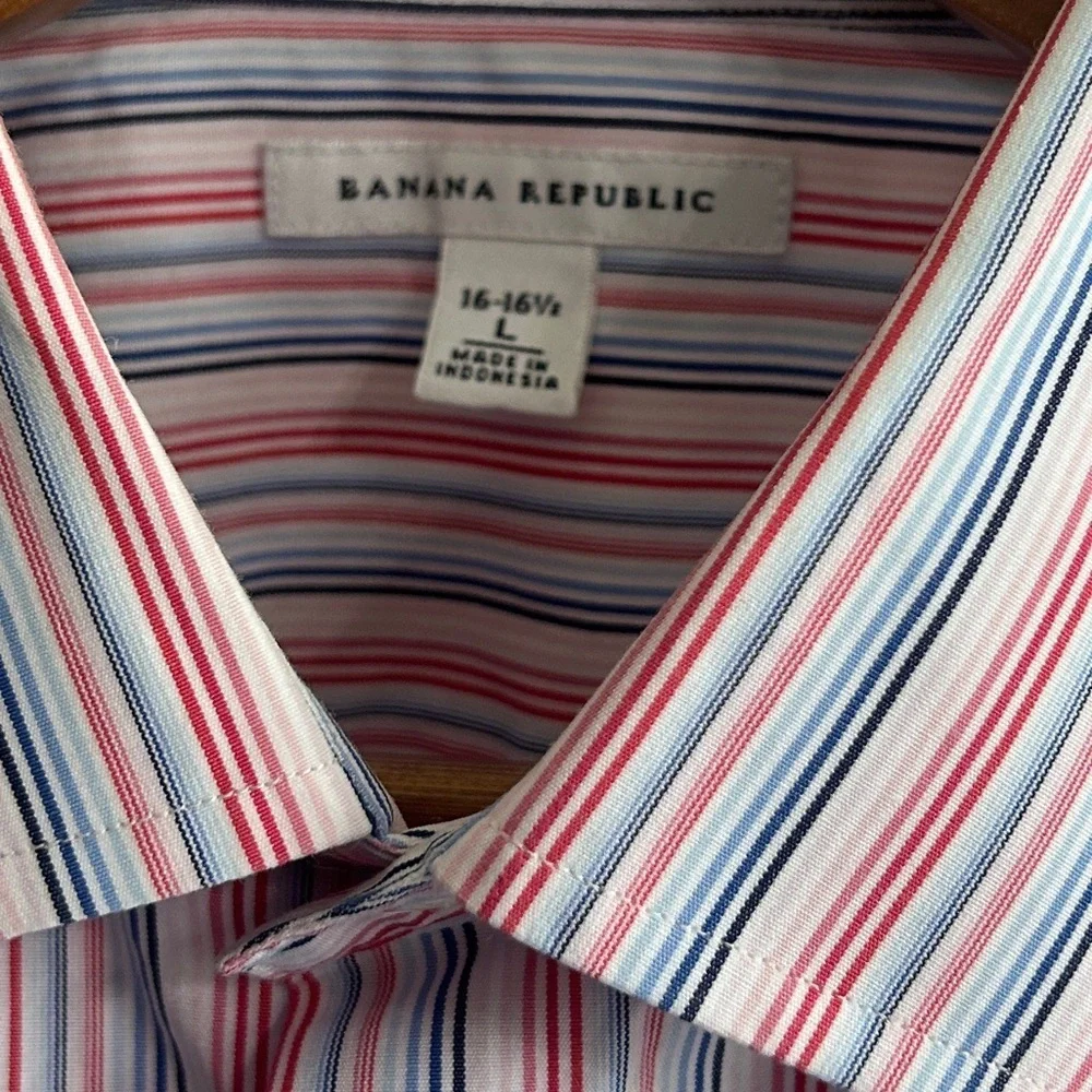 Banana Republic Blue and Pink Dress Shirt Vertical Stripes size L 16-16.5 neck.